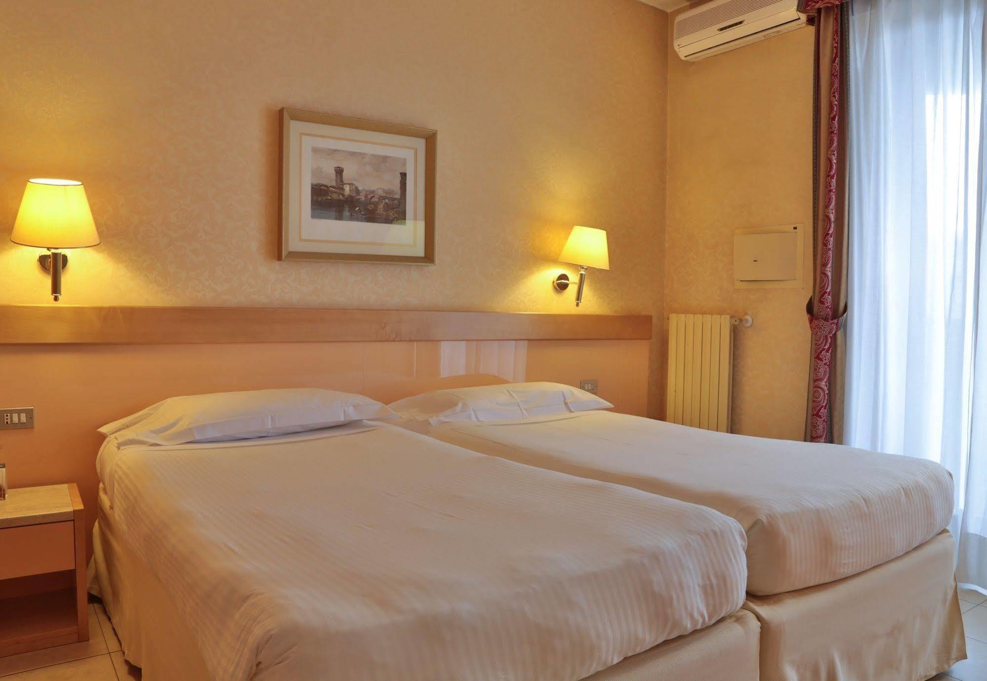 Unaway Hotel & Residence Quark Due Milano Eksteriør billede